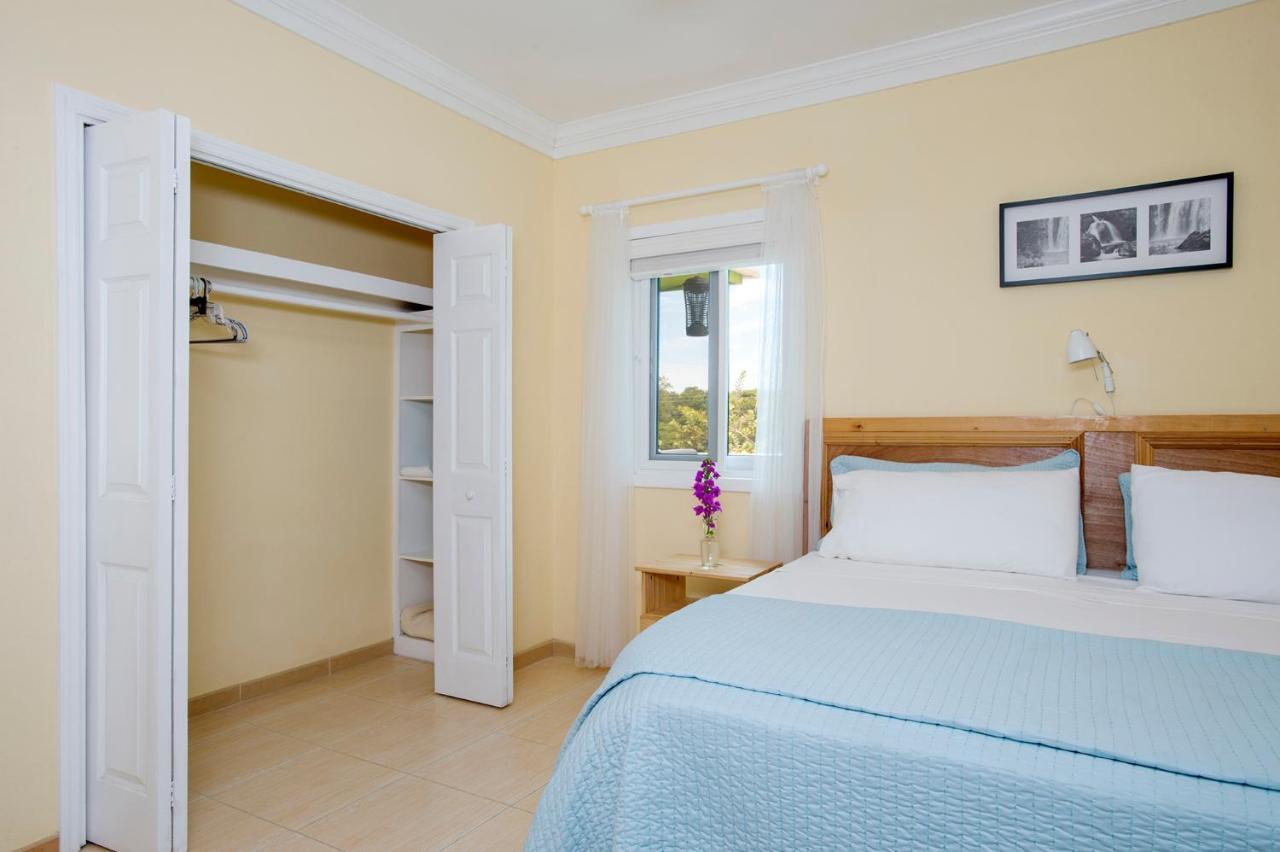 Sir Charles Guest House Palmetto Point Exteriör bild
